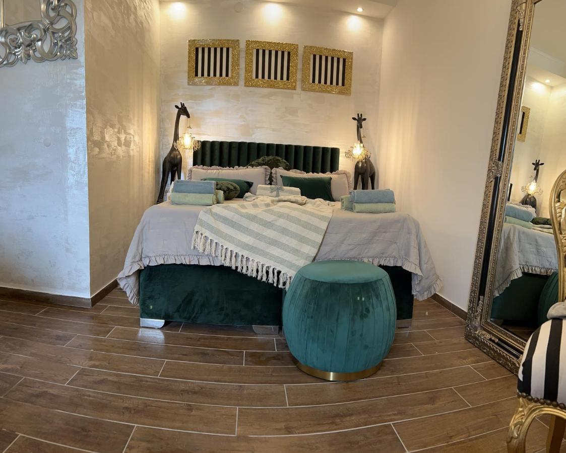 La Dolce Vita Luxury II Apartments With Best Free Private Parking In Center Pula Extérieur photo