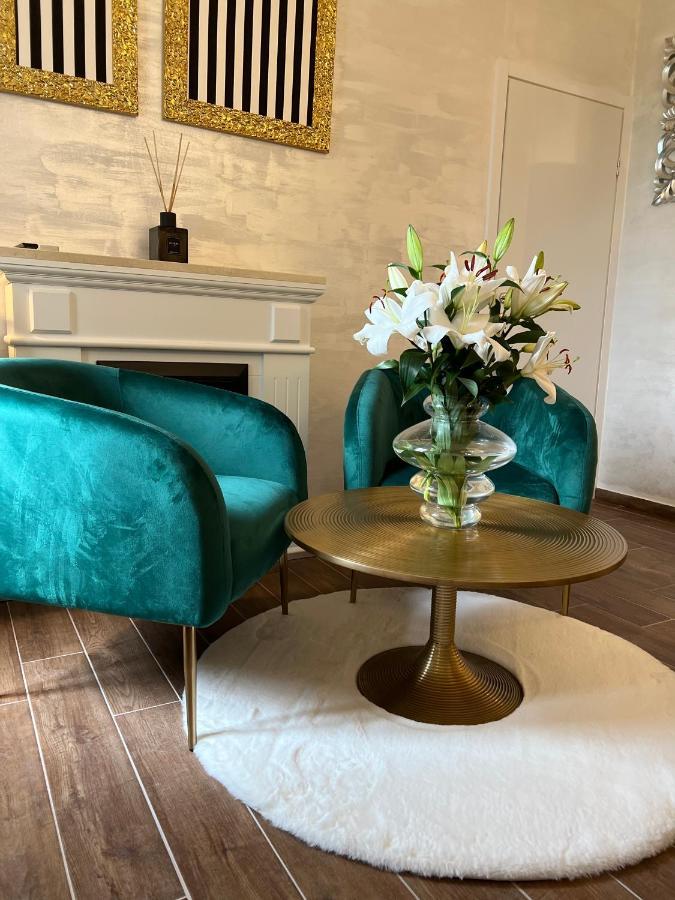 La Dolce Vita Luxury II Apartments With Best Free Private Parking In Center Pula Extérieur photo