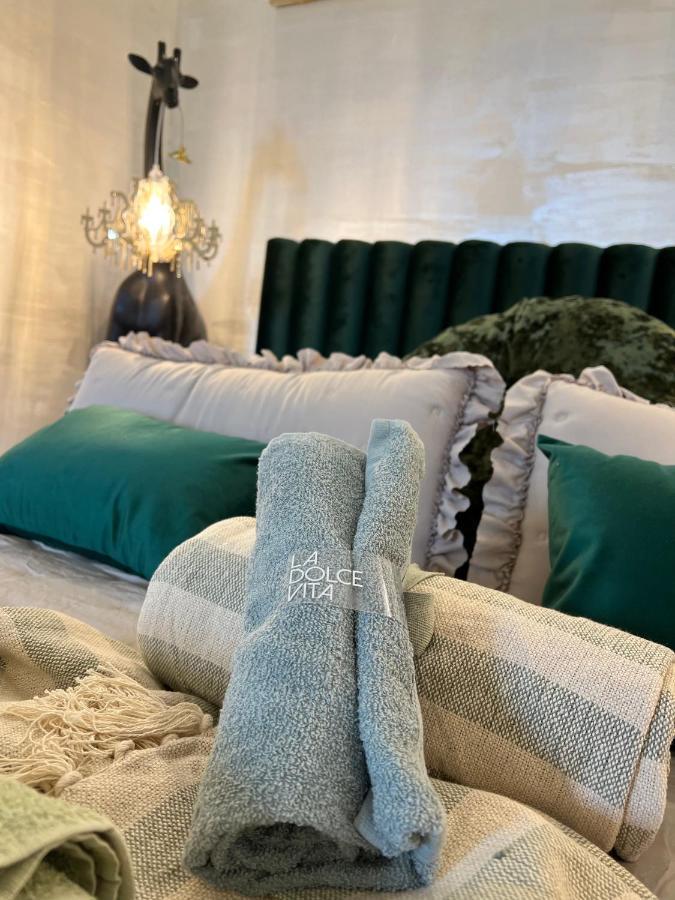 La Dolce Vita Luxury II Apartments With Best Free Private Parking In Center Pula Extérieur photo