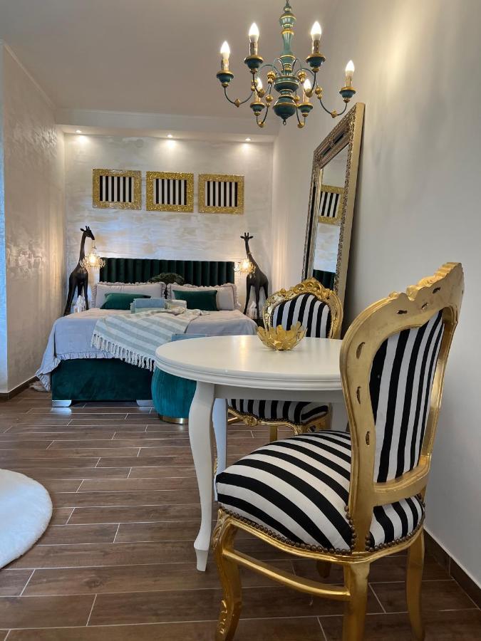 La Dolce Vita Luxury II Apartments With Best Free Private Parking In Center Pula Extérieur photo