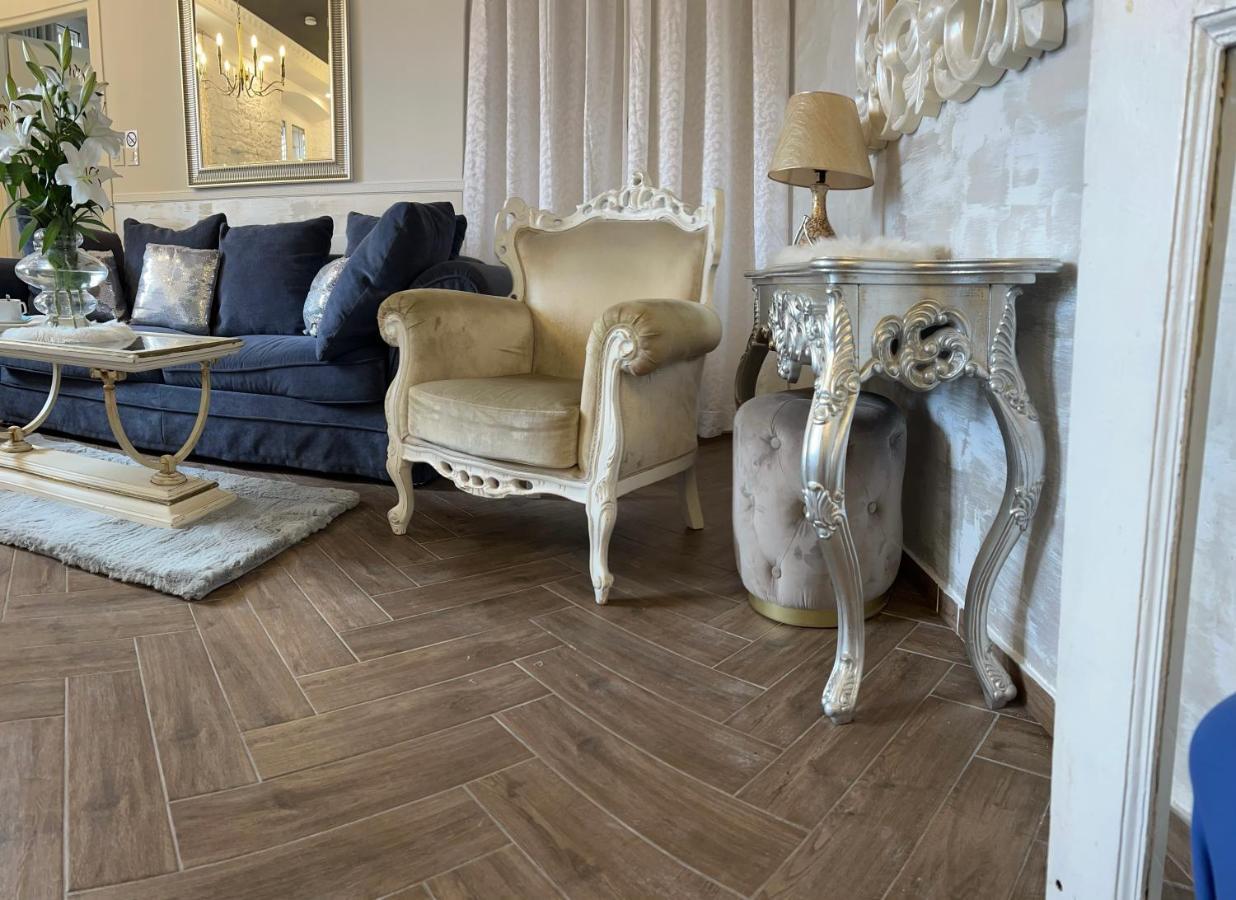 La Dolce Vita Luxury II Apartments With Best Free Private Parking In Center Pula Extérieur photo